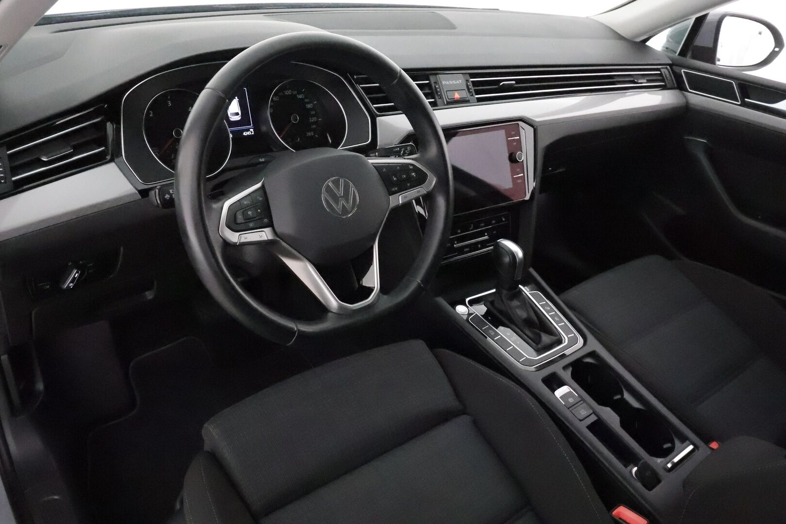 Volkswagen Passat 2022 Variant Comfort Business 2,0 TDI EVO SCR 110 kW DSG **Webasto / Koukku / Adapt.Vakkari / LED / 360° / Navi / Keyless** - 1-om Suomi-auto / Kahdet Renkaat