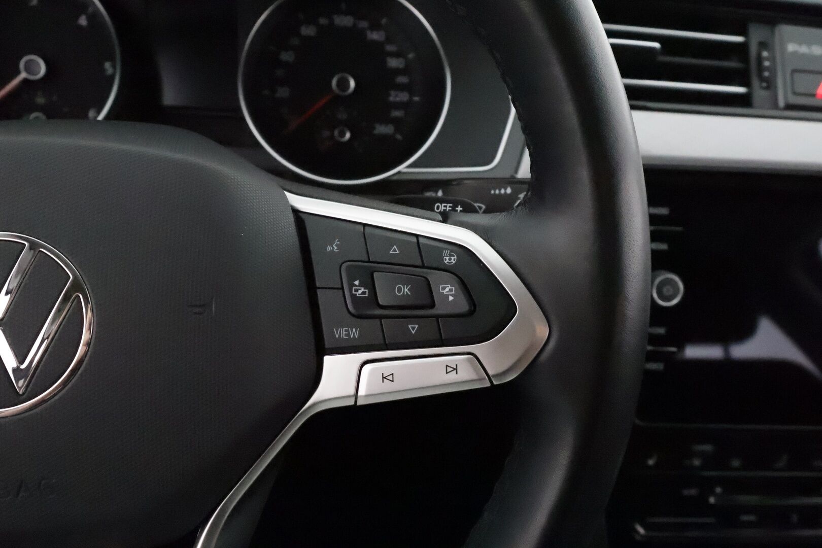 Volkswagen Passat 2022 Variant Comfort Business 2,0 TDI EVO SCR 110 kW DSG **Webasto / Koukku / Adapt.Vakkari / LED / 360° / Navi / Keyless** - 1-om Suomi-auto / Kahdet Renkaat