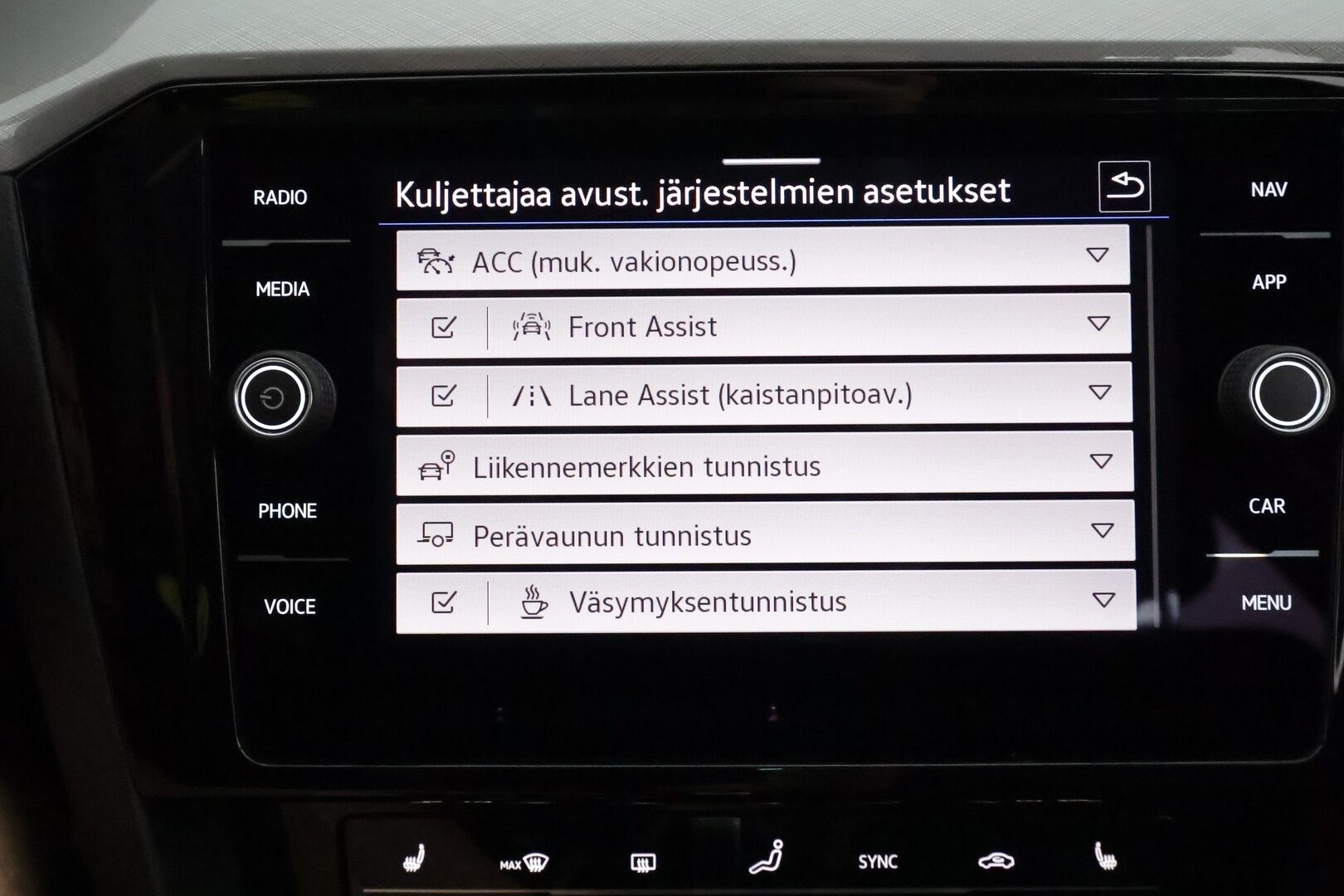 Volkswagen Passat 2022 Variant Comfort Business 2,0 TDI EVO SCR 110 kW DSG **Webasto / Koukku / Adapt.Vakkari / LED / 360° / Navi / Keyless** - 1-om Suomi-auto / Kahdet Renkaat