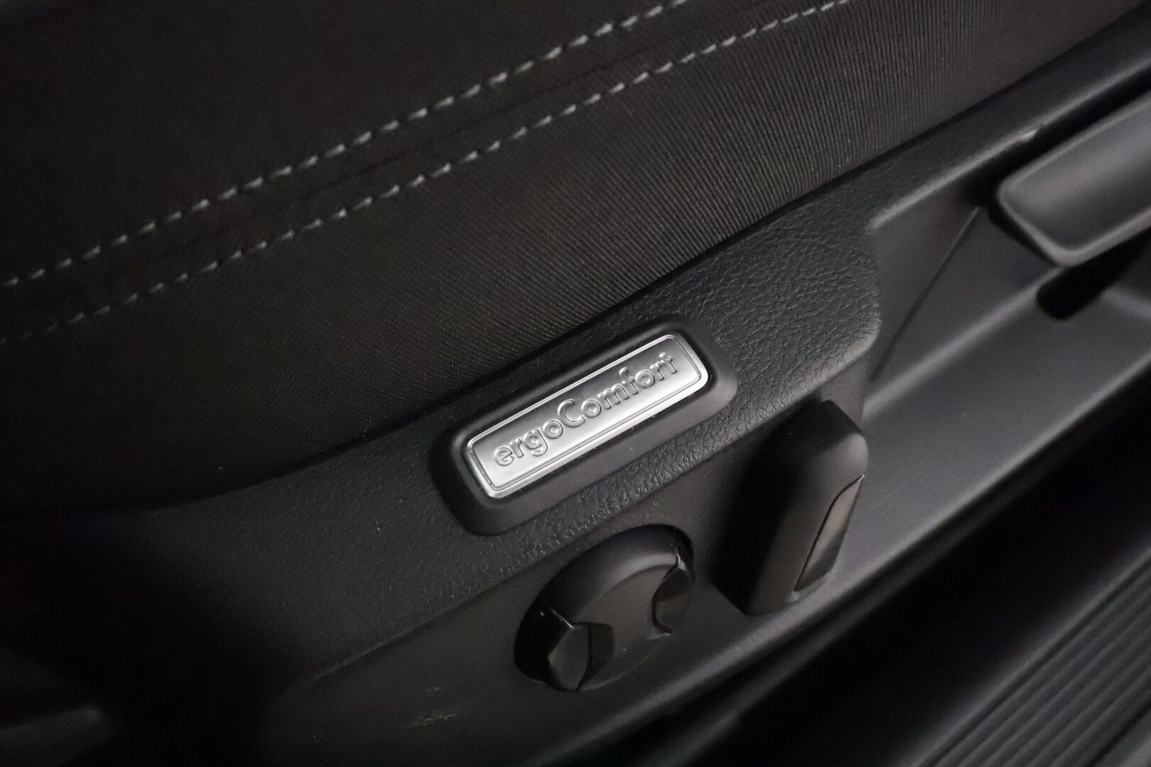 Volkswagen Passat 2022 Variant Comfort Business 2,0 TDI EVO SCR 110 kW DSG **Webasto / Koukku / Adapt.Vakkari / LED / 360° / Navi / Keyless** - 1-om Suomi-auto / Kahdet Renkaat