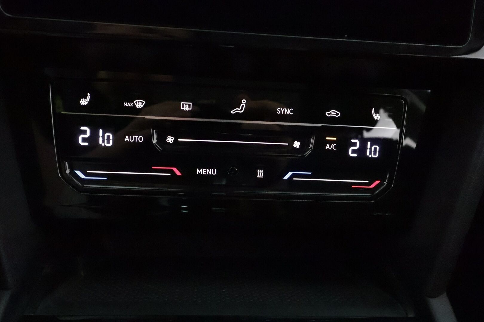 Volkswagen Passat 2022 Variant Comfort Business 2,0 TDI EVO SCR 110 kW DSG **Webasto / Koukku / Adapt.Vakkari / LED / 360° / Navi / Keyless** - 1-om Suomi-auto / Kahdet Renkaat