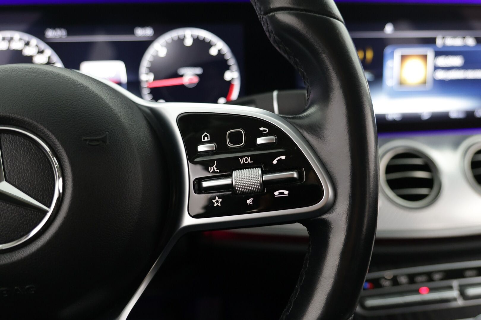 MERCEDES-BENZ E 2019 200 d T A Premium Business - | Widescreen | Burmester | Ambient | P.Kamera |