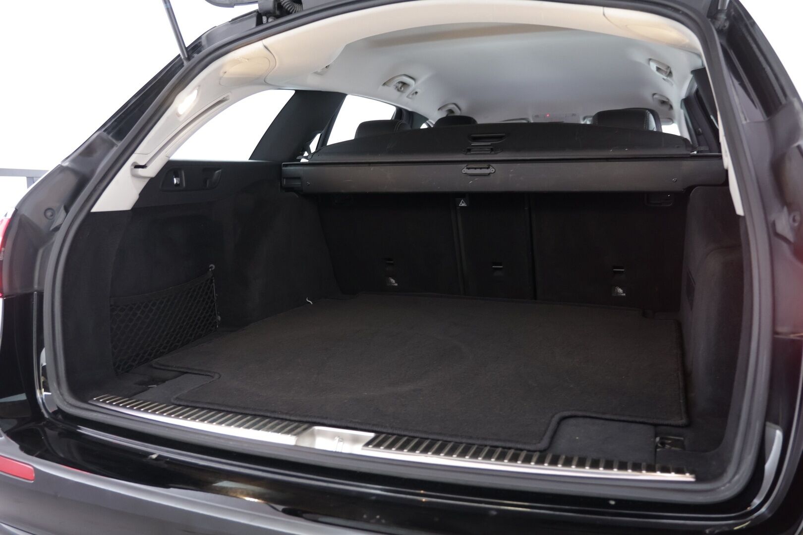 MERCEDES-BENZ E 2019 200 d T A Premium Business / Widescreen / Burmeister / Ambient / P.Kamera / - Hyvin huollettu! / Näyttävä / Kahdet renkaat /