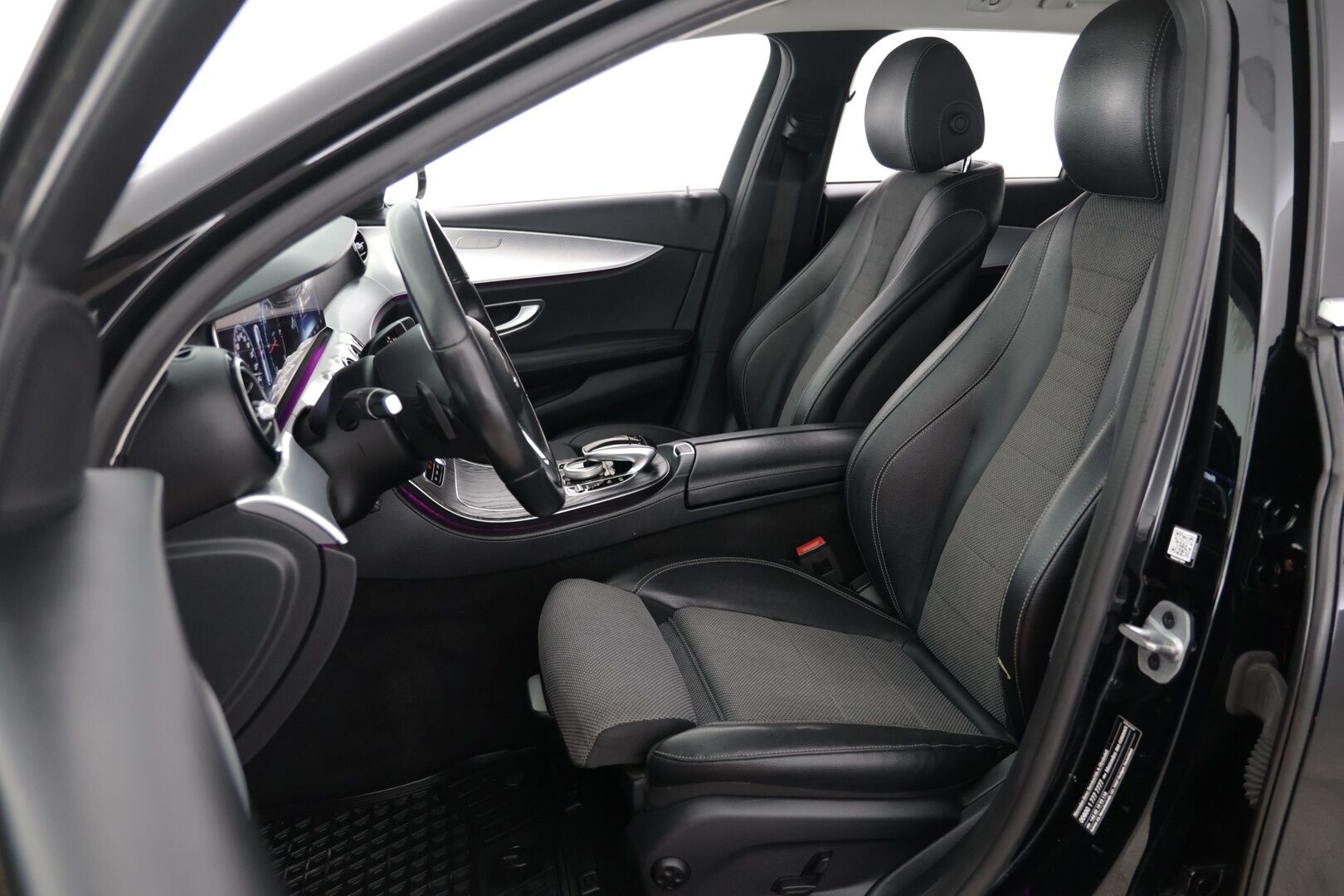 MERCEDES-BENZ E 2019 200 d T A Premium Business / Widescreen / Burmeister / Ambient / P.Kamera / - Hyvin huollettu! / Näyttävä / Kahdet renkaat /