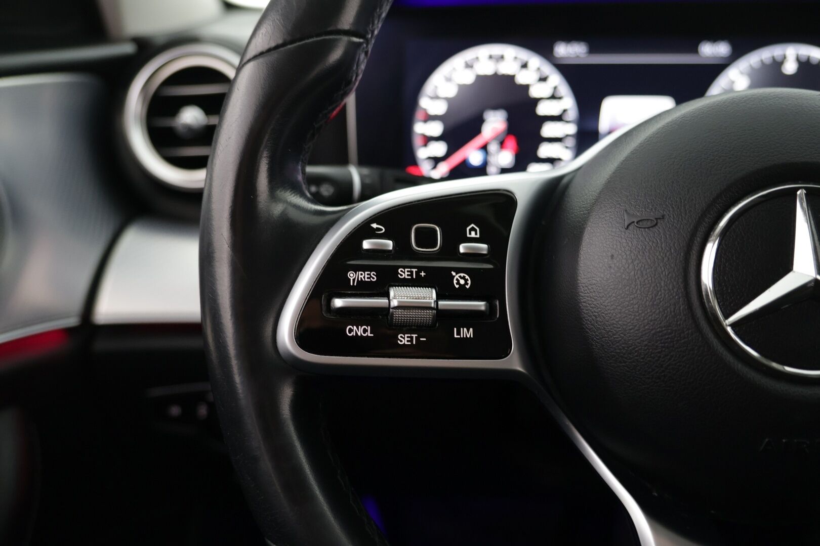 MERCEDES-BENZ E 2019 200 d T A Premium Business - | Widescreen | Burmester | Ambient | P.Kamera |