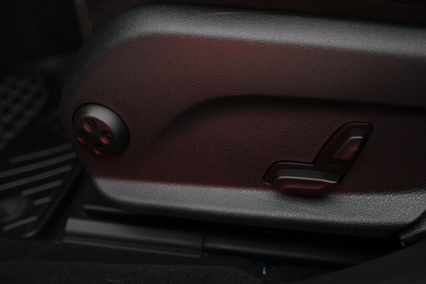 MERCEDES-BENZ E 2019 200 d T A Premium Business / Widescreen / Burmeister / Ambient / P.Kamera / - Hyvin huollettu! / Näyttävä / Kahdet renkaat /