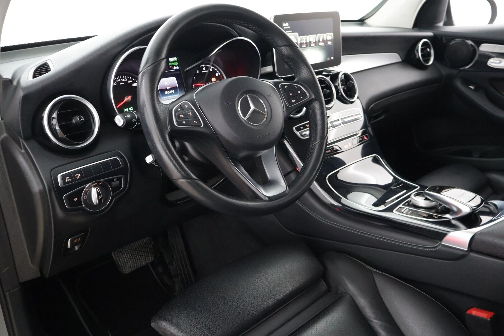 MERCEDES-BENZ GLC 2017 350 e 4Matic A Premium Business *Distronic / ILS LED-ajovalot / Muistipenkit / 360-kamera* - *Kattava huoltohistoria / 2x renkaat & vanteet / Nahkasisusta / Sähkösäätöinen ohjauspyörä*