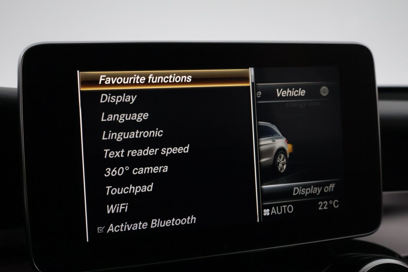 MERCEDES-BENZ GLC 2017 350 e 4Matic A Premium Business *Distronic / ILS LED-ajovalot / Muistipenkit / 360-kamera* - *Kattava huoltohistoria / 2x renkaat & vanteet / Nahkasisusta / Sähkösäätöinen ohjauspyörä*