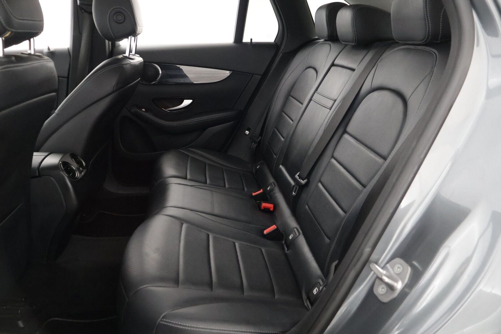 MERCEDES-BENZ GLC 2017 350 e 4Matic A Premium Business *Distronic / ILS LED-ajovalot / Muistipenkit / 360-kamera* - *Kattava huoltohistoria / 2x renkaat & vanteet / Nahkasisusta / Sähkösäätöinen ohjauspyörä*