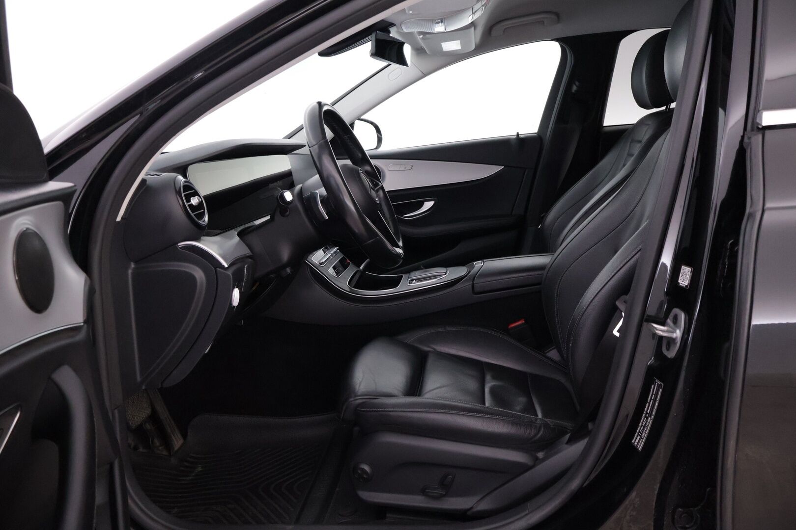 Mercedes-Benz E 2022 220 d Edition 4MATIC A *1-om. Suomiauto / Widescreen / 360° / KeyLessGo / Sporttinahat / Ambient / Koukku / S-Luukku* - Erittäin hyvin huollettu 1-omisteinen Suomiauto kaksilla laadukkailla renkailla ja vanteilla! - HULLU BLACKWEEK KORKOTARJOUS 2,49%