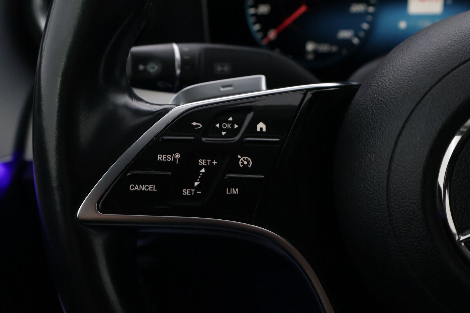 Mercedes-Benz E 2022 220 d Edition 4MATIC A *1-om. Suomiauto / Widescreen / 360° / KeyLessGo / Sporttinahat / Ambient / Koukku / S-Luukku* - Erittäin hyvin huollettu 1-omisteinen Suomiauto kaksilla laadukkailla renkailla ja vanteilla! - HULLU BLACKWEEK KORKOTARJOUS 2,49%