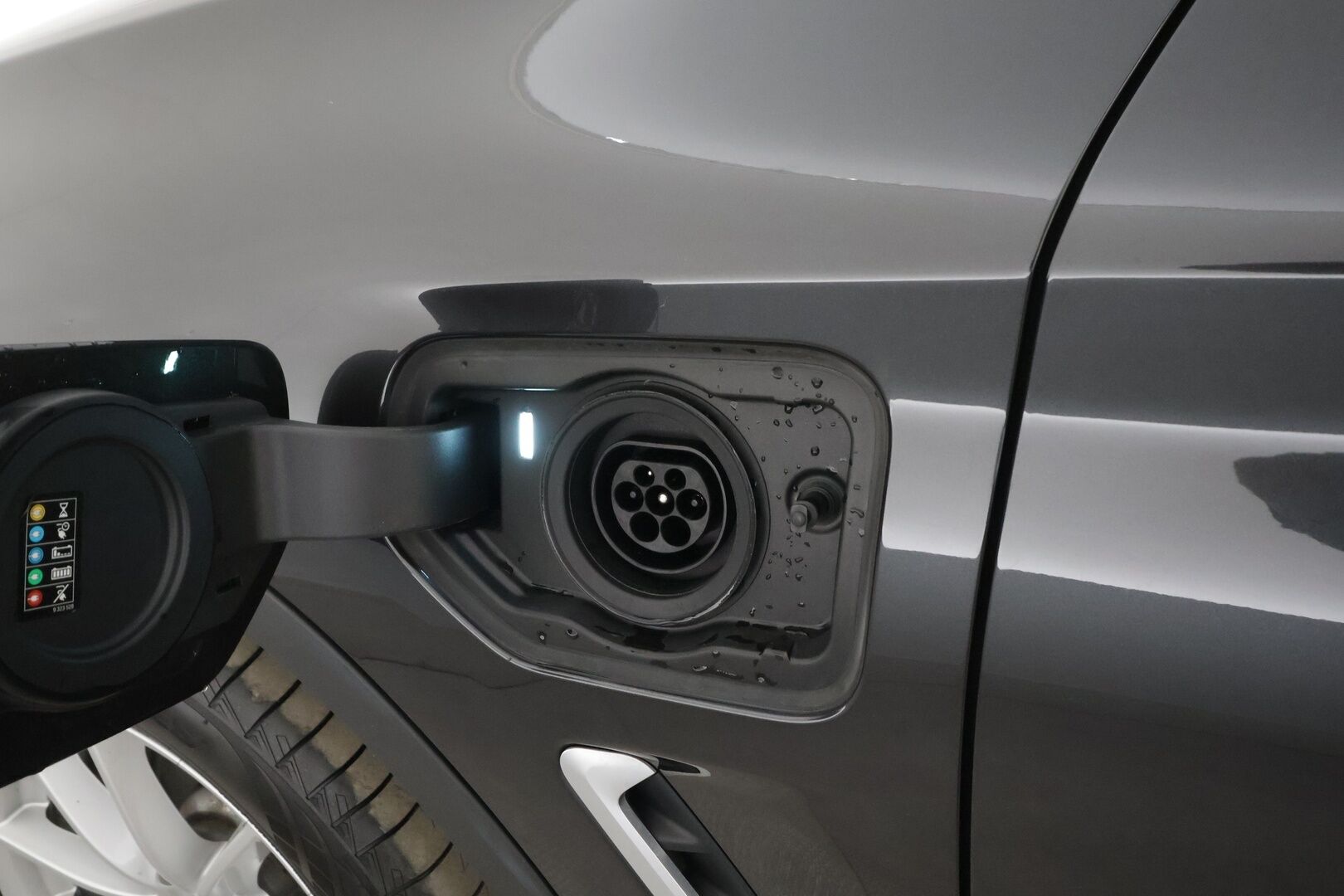 BMW X3 2022 G01 xDrive 30e A Charged Edition *Konjakkinahat / Urheiluistuimet / P-Kamera / Panorama / Suomi-auto / Hifit * - 1-omisteinen / Kahdet renkaat aluvantein
