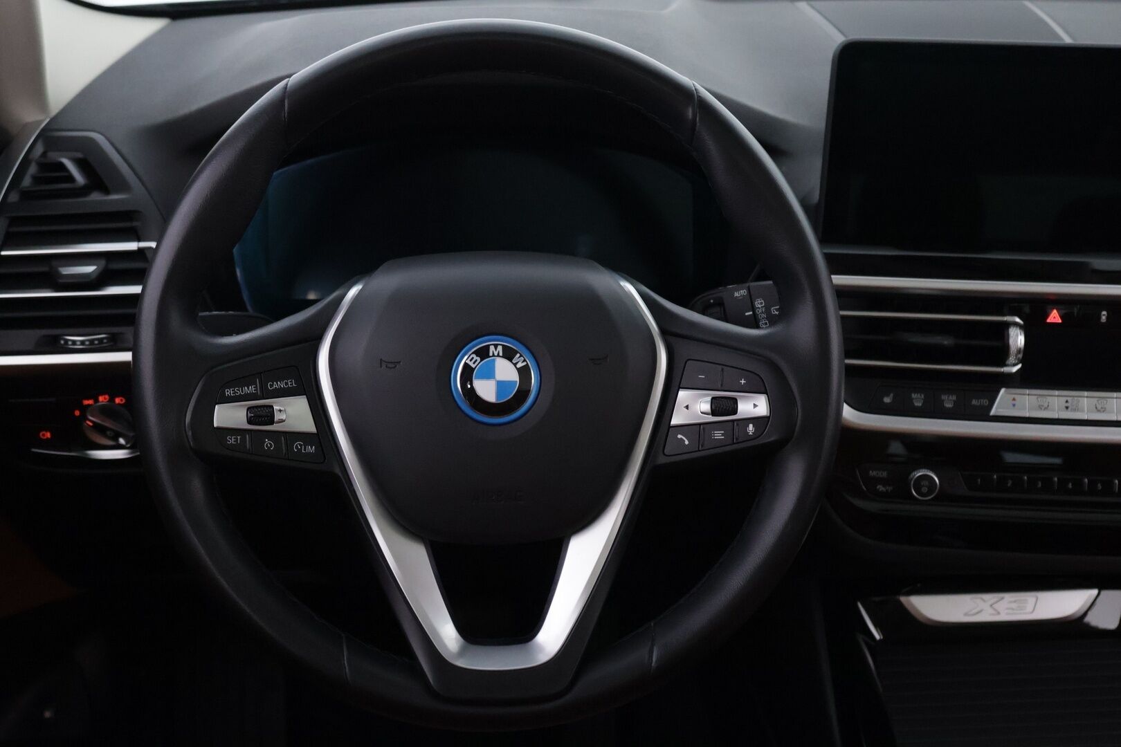 BMW X3 2022 G01 xDrive 30e A Charged Edition - 1Om Suomiauto | HiFi | Konjakkinahat | Panoraama | Peruutuskamera | LED | Lisälämmitin | Hyvät varusteet!