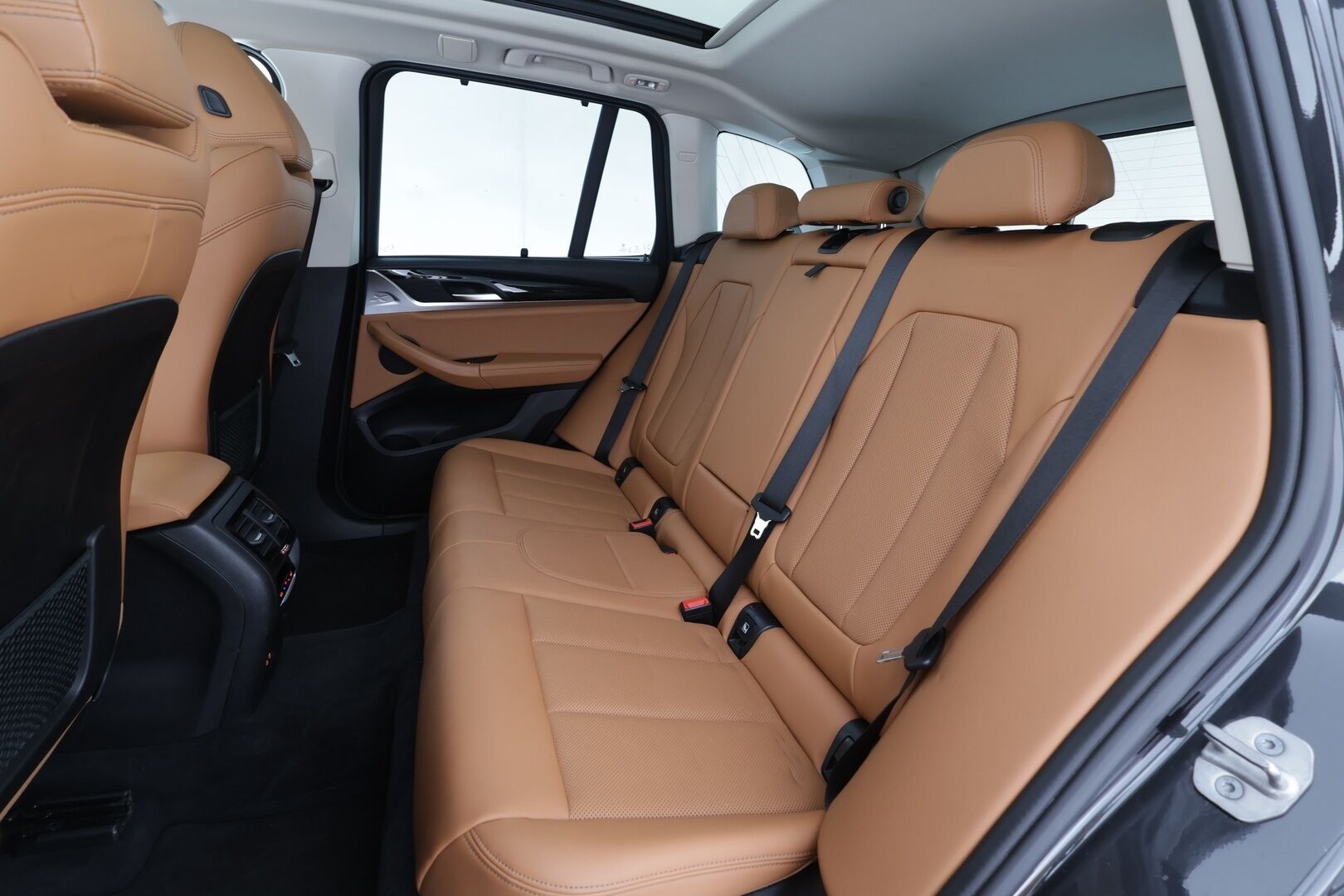 BMW X3 2022 G01 xDrive 30e A Charged Edition *Konjakkinahat / Urheiluistuimet / P-Kamera / Panorama / Suomi-auto / Hifit * - 1-omisteinen / Kahdet renkaat aluvantein