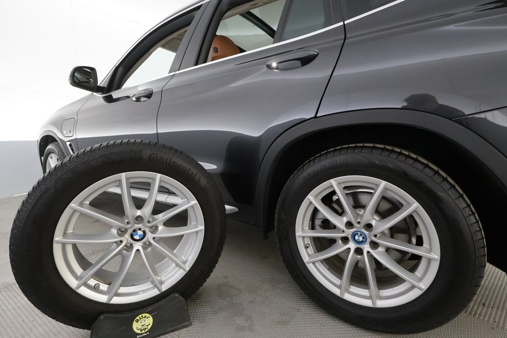 BMW X3 2022 G01 xDrive 30e A Charged Edition *Konjakkinahat / Urheiluistuimet / P-Kamera / Panorama / Suomi-auto / Hifit * - 1-omisteinen / Kahdet renkaat aluvantein