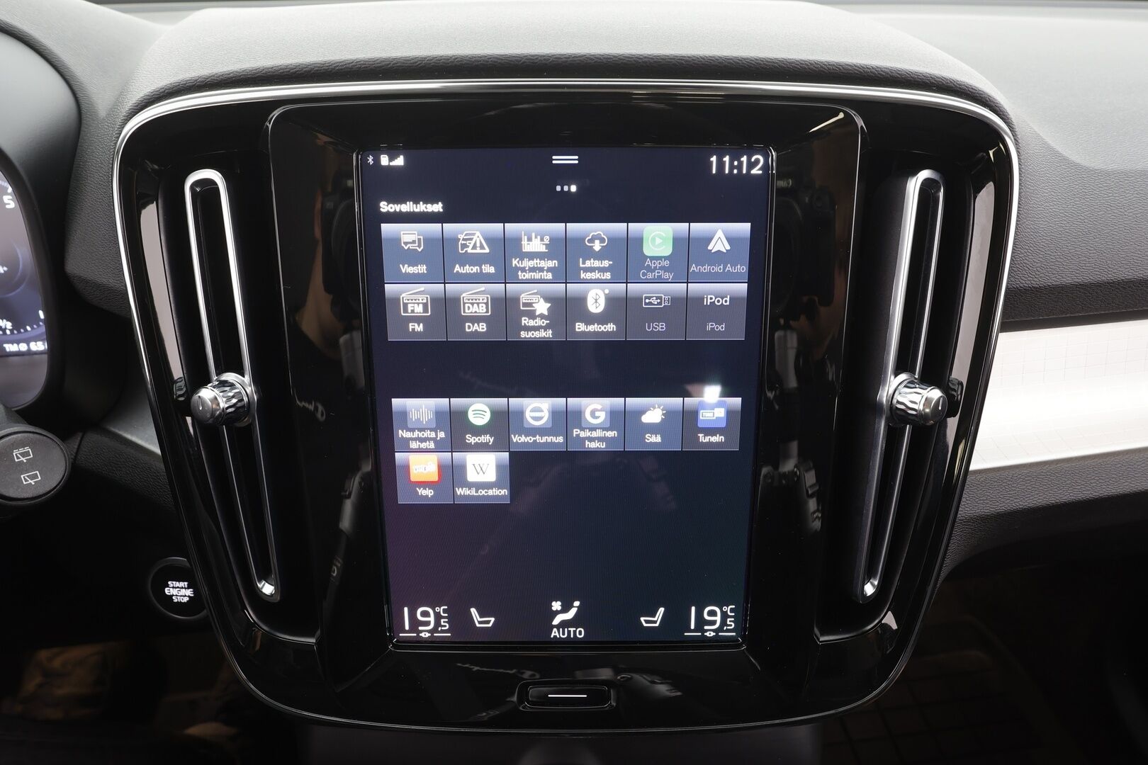 Volvo XC40 2022 T2 Business Edition aut - Suomi-auto | 1-omistaja | Kahdet renkaat aluvantein | ACC | Webasto | Peruutuskamera | Nahkaverhoilu | Sporttipenkit | Navigointi