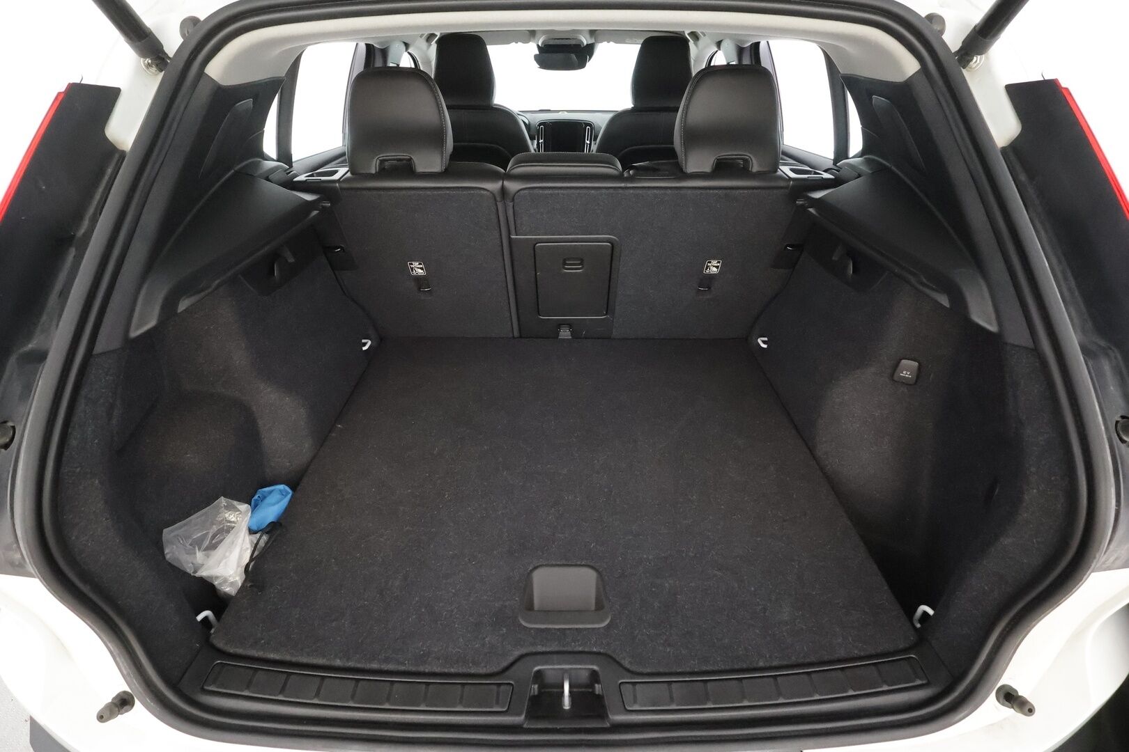 Volvo XC40 2022 T2 Business Edition aut - Suomi-auto | 1-omistaja | Kahdet renkaat aluvantein | ACC | Webasto | Peruutuskamera | Nahkaverhoilu | Sporttipenkit | Navigointi
