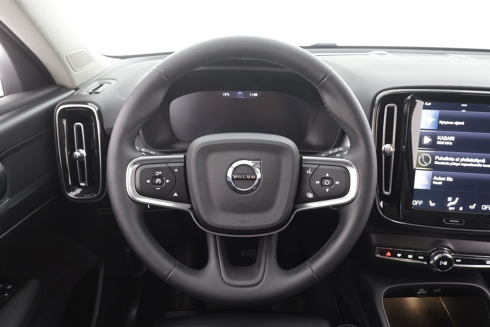Volvo XC40 2022 T2 Business Edition aut - Suomi-auto | 1-omistaja | Kahdet renkaat aluvantein | ACC | Webasto | Peruutuskamera | Nahkaverhoilu | Sporttipenkit | Navigointi
