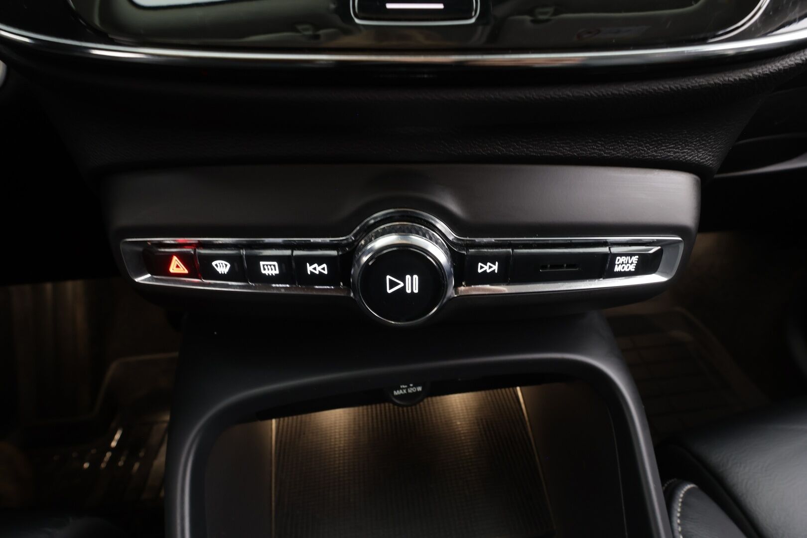 Volvo XC40 2022 T2 Business Edition aut - Suomi-auto | 1-omistaja | Kahdet renkaat aluvantein | ACC | Webasto | Peruutuskamera | Nahkaverhoilu | Sporttipenkit | Navigointi