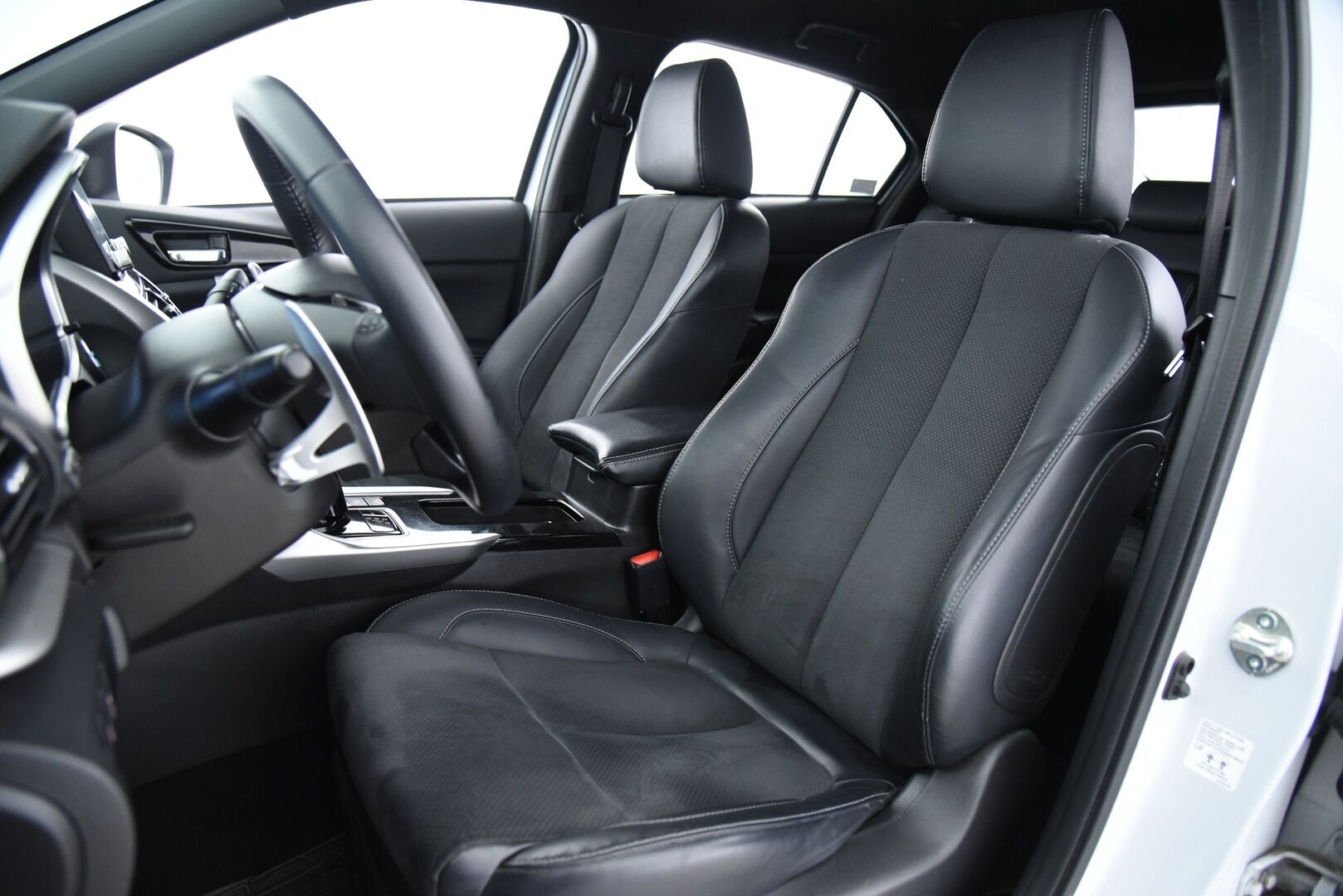 Mitsubishi ECLIPSE CROSS 2022 2.4 PHEV Invite plus 4WD / P. Kamera / LED- Ajovalot / Vakkari - 1. Om - Suomi-auto / Merkkiliikkeen huoltohistoria 