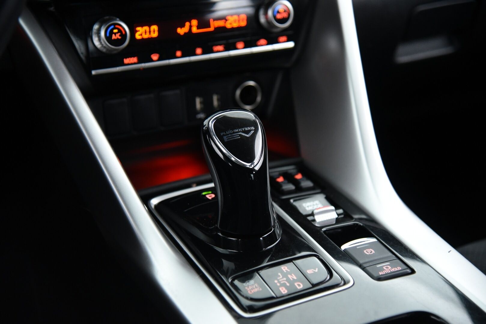 Mitsubishi ECLIPSE CROSS 2022 2.4 PHEV Invite plus 4WD / P. Kamera / LED- Ajovalot / Vakkari - 1. Om - Suomi-auto / Merkkiliikkeen huoltohistoria 