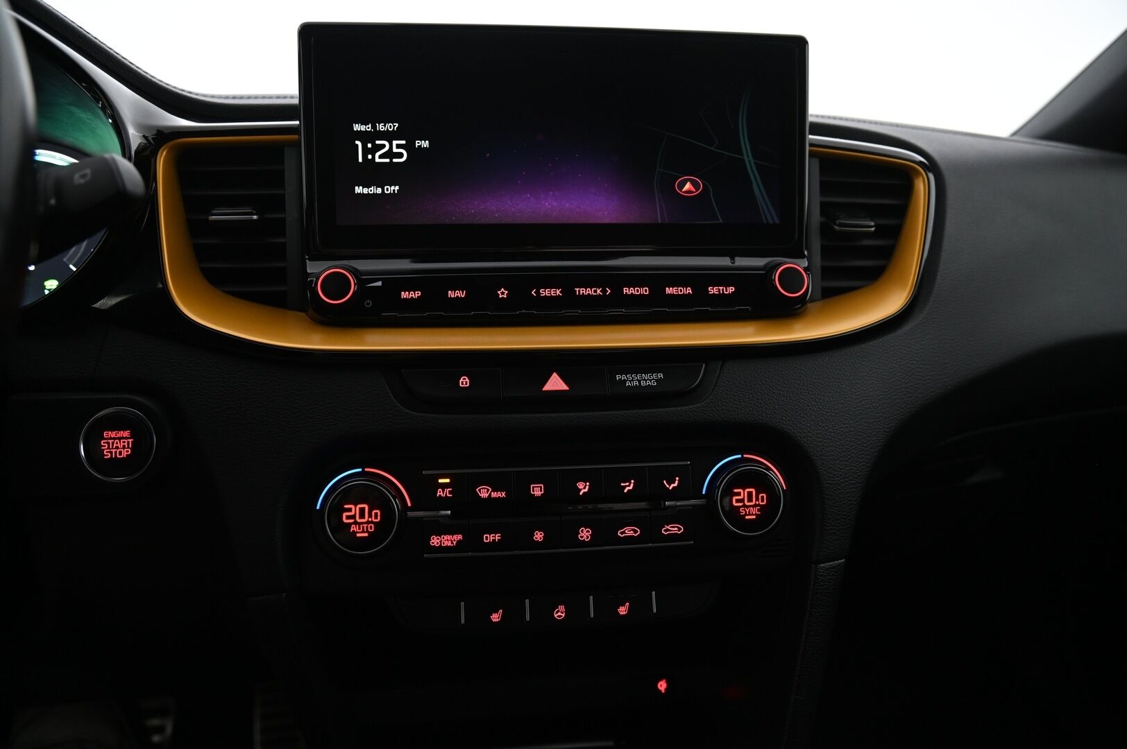 Kia XCeed 2022 1,6 GDI Plug-In Hybrid Business Premium Edition DCT **Yellow Pack / Adapt.vakkari / Muistipenkki / P.kamera / Navi** - Suomi-auto / Merkkihuollettu / Puolinahat / Sähköluukku / KeylessGo / LED / Penkinlämmittimet takana / Digimittaristo / Lohkolämmitin