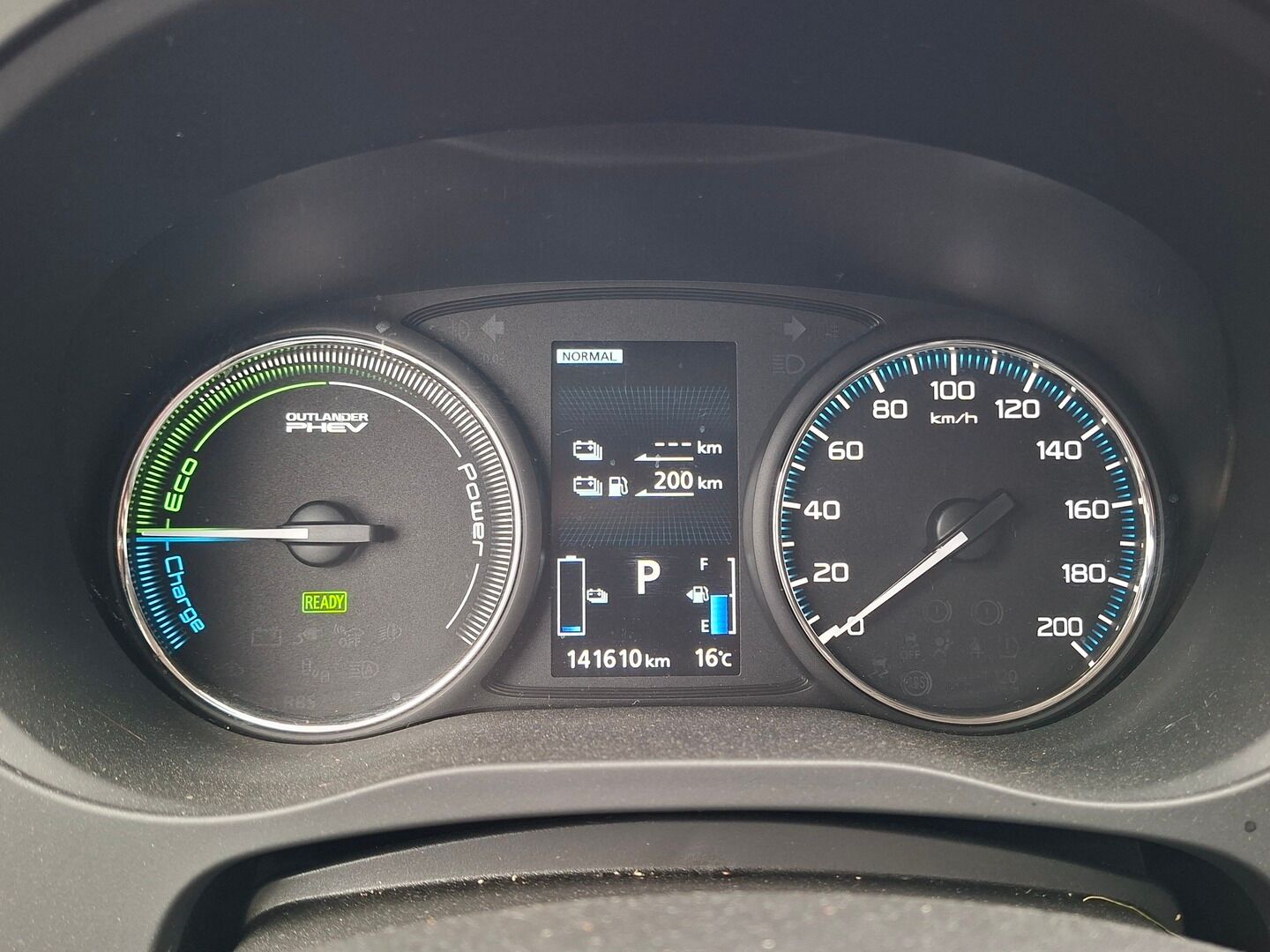Mitsubishi OUTLANDER PHEV 2016 Intense 4WD 5P - Vetokoukku | 360kamera | Nahkapenkit sähkösäädöllä | Lohko+sis | Keyless Go | LED | SoH 80.3%
