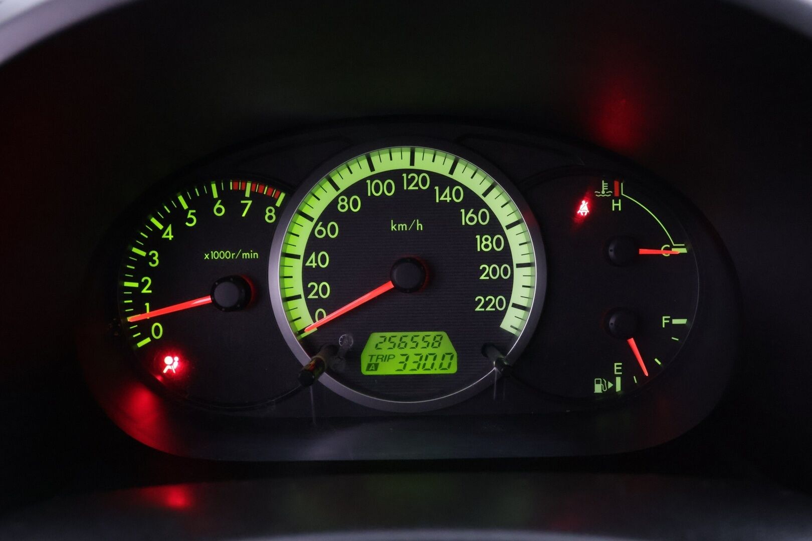 Mazda 5 2006 MPV 2,0 Elegance 5MT 5d H29 - YritysOutlet - myydään vain yrityksille!! - *Koukku / Lohkolämmitin sisäpistokkeella*