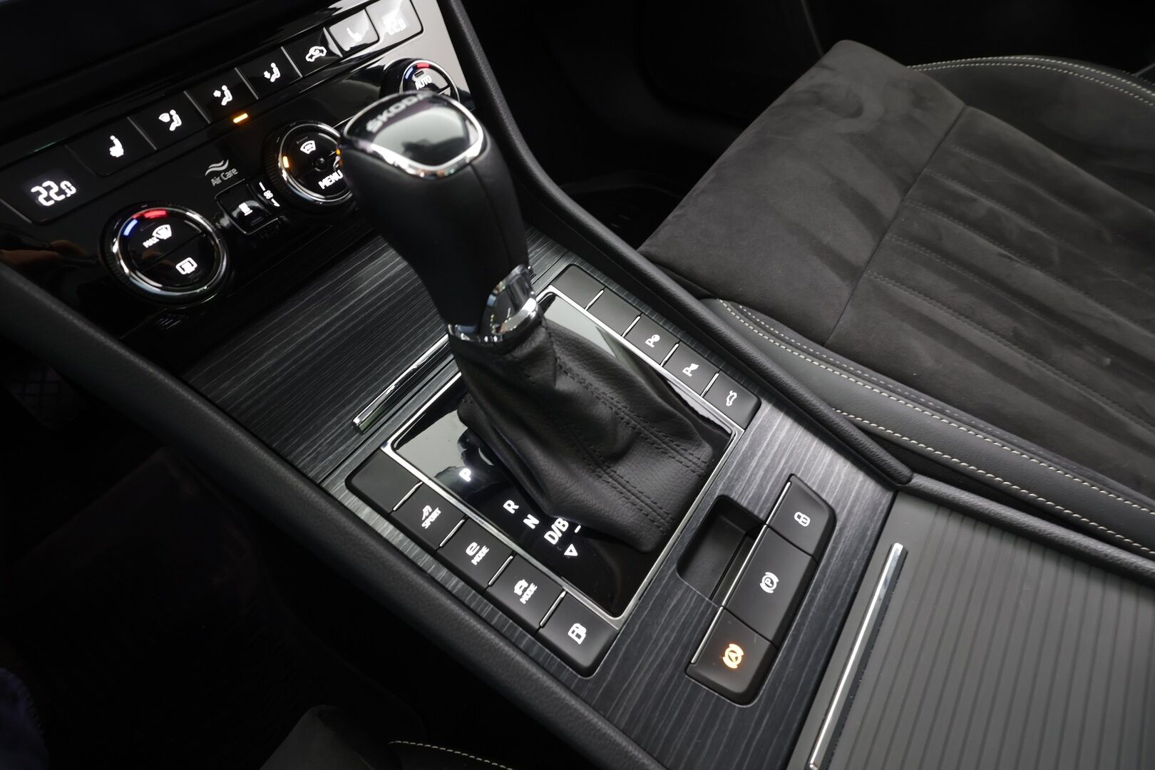Skoda Superb 2022 Combi 1.4 TSI PHEV Style iV DSG Autom - | ACC | Webasto | Koukku | Muistipenkit | LED | P.Kamera | Keyless | 1.Om Suomi-auto | Kahdet Renkaat |