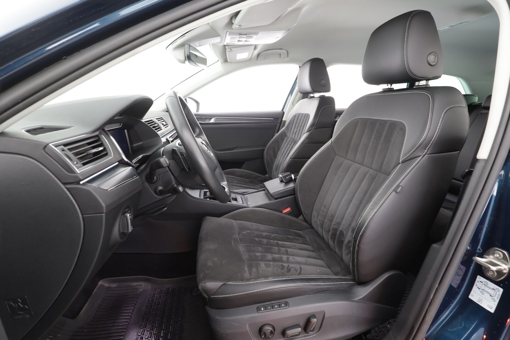 Skoda Superb 2022 Combi 1.4 TSI PHEV Style iV DSG Autom - | ACC | Webasto | Koukku | Muistipenkit | LED | P.Kamera | Keyless | 1.Om Suomi-auto | Kahdet Renkaat |