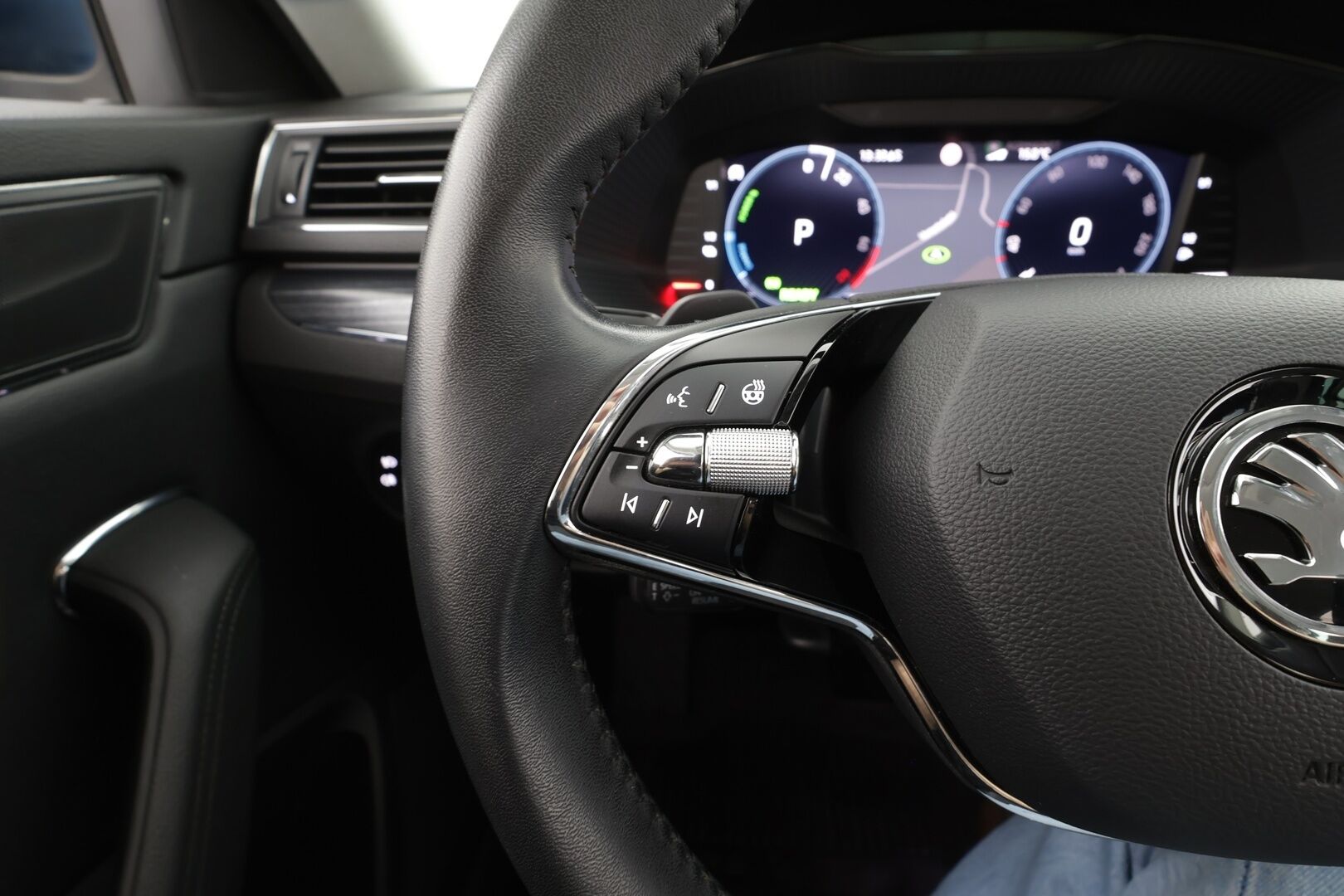 Skoda Superb 2022 Combi 1.4 TSI PHEV Style iV DSG Autom - | ACC | Webasto | Koukku | Muistipenkit | LED | P.Kamera | Keyless | 1.Om Suomi-auto | Kahdet Renkaat |