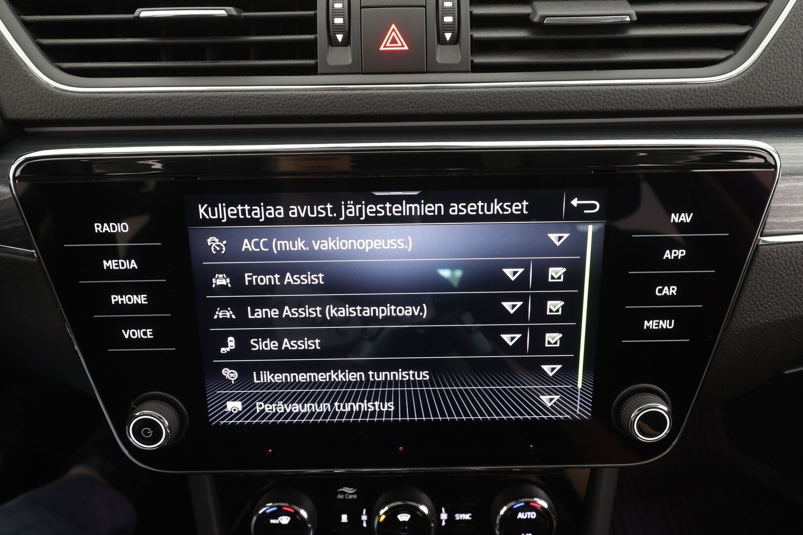 Skoda Superb 2022 Combi 1.4 TSI PHEV Style iV DSG Autom - | ACC | Webasto | Koukku | Muistipenkit | LED | P.Kamera | Keyless | 1.Om Suomi-auto | Kahdet Renkaat |