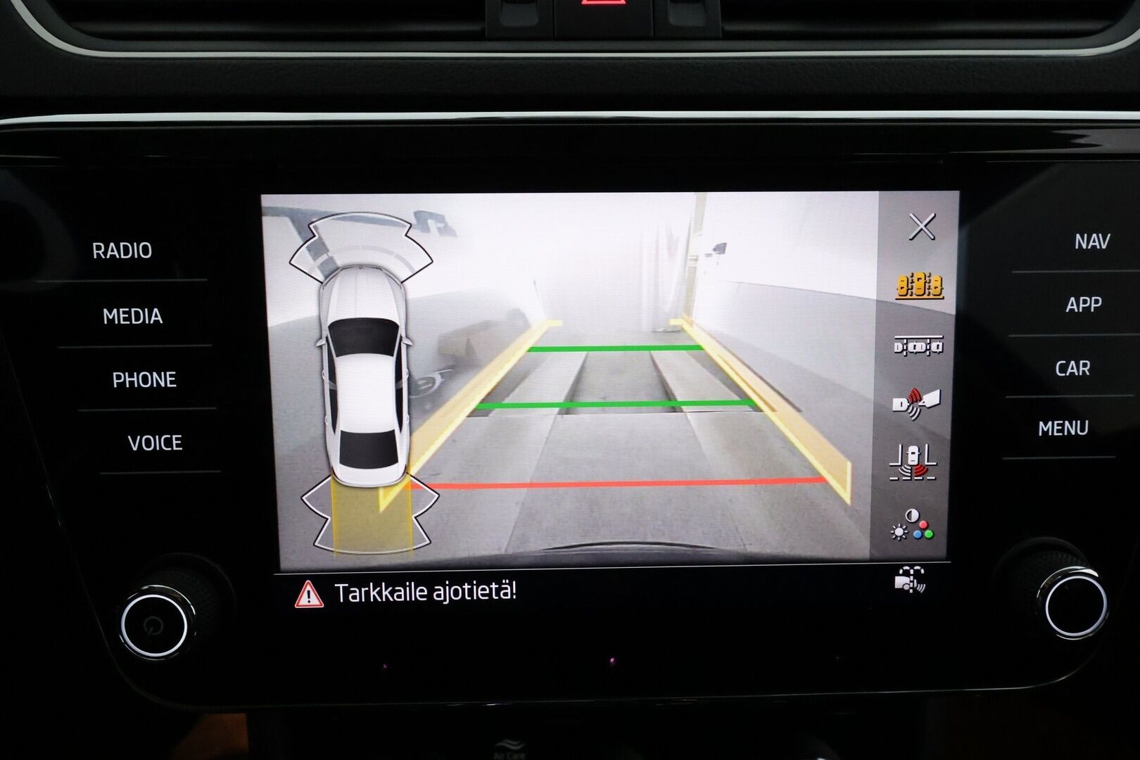Skoda Superb 2022 2.0 TDI 150 Ambition BusinessLine DSG Aut. **Webasto / LED / Digimittaristo / Koukku / Vakkari / P.kamera** - 1-om Suomi-auto / Kahdet Renkaat / Merkkihuollettu!