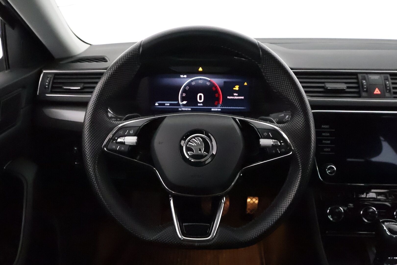 Skoda Superb 2022 2.0 TDI 150 Ambition BusinessLine DSG Aut. **Webasto / LED / Digimittaristo / Koukku / Vakkari / P.kamera** - 1-om Suomi-auto / Kahdet Renkaat / Merkkihuollettu!