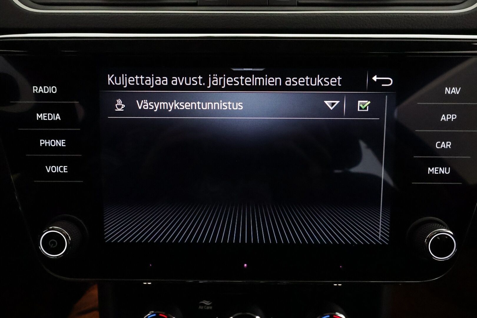Skoda Superb 2022 2.0 TDI 150 Ambition BusinessLine DSG Aut. **Webasto / LED / Digimittaristo / Koukku / Vakkari / P.kamera** - 1-om Suomi-auto / Kahdet Renkaat / Merkkihuollettu!