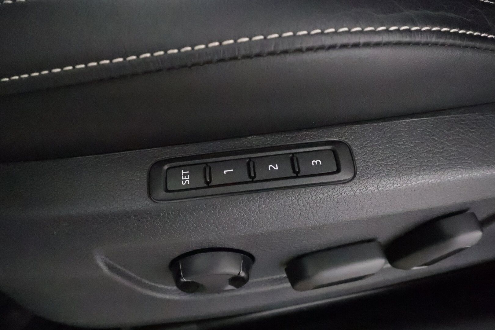 Skoda Superb 2022 Combi 2.0 TDI 150 Style DSG **ACC / Webasto / Koukku / Navi / Matrix LED / Muistipenkit / Nahka-Alcantara** - 1.Om Suomi-auto / Kahdet renkaat aluvanteilla / Merkkihuollettu