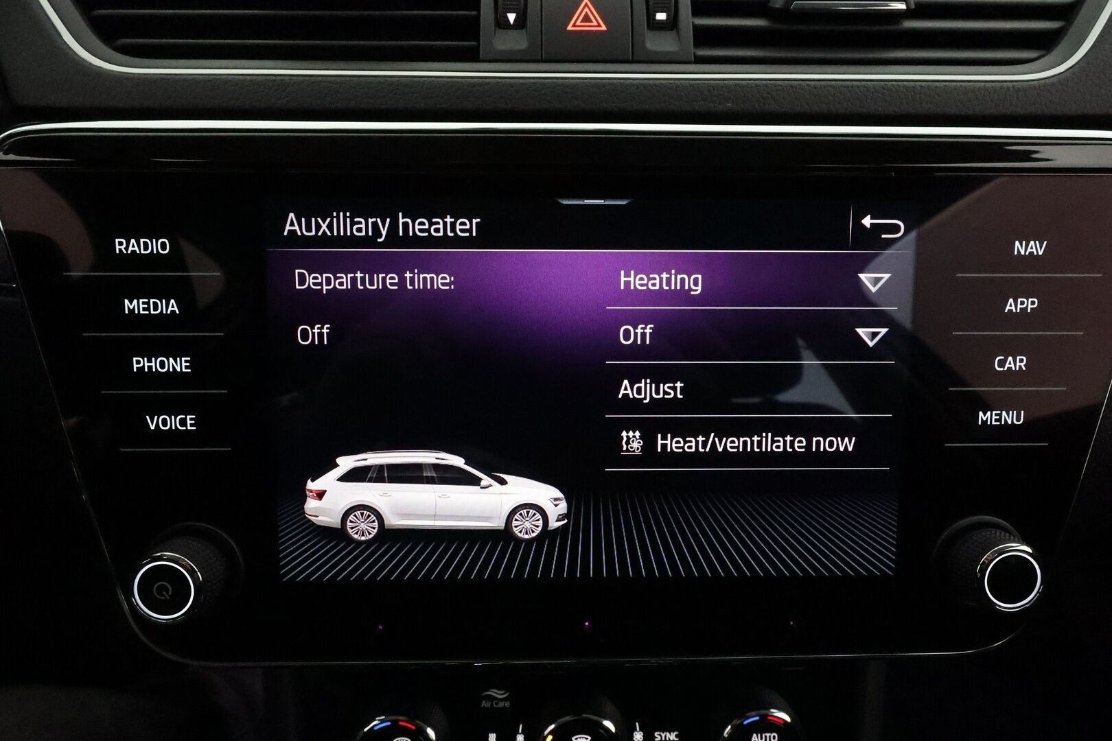 Skoda Superb 2022 Combi 2.0 TDI 150 Style DSG **ACC / Webasto / Koukku / Navi / Matrix LED / Muistipenkit / Nahka-Alcantara** - 1.Om Suomi-auto / Kahdet renkaat aluvanteilla / Merkkihuollettu