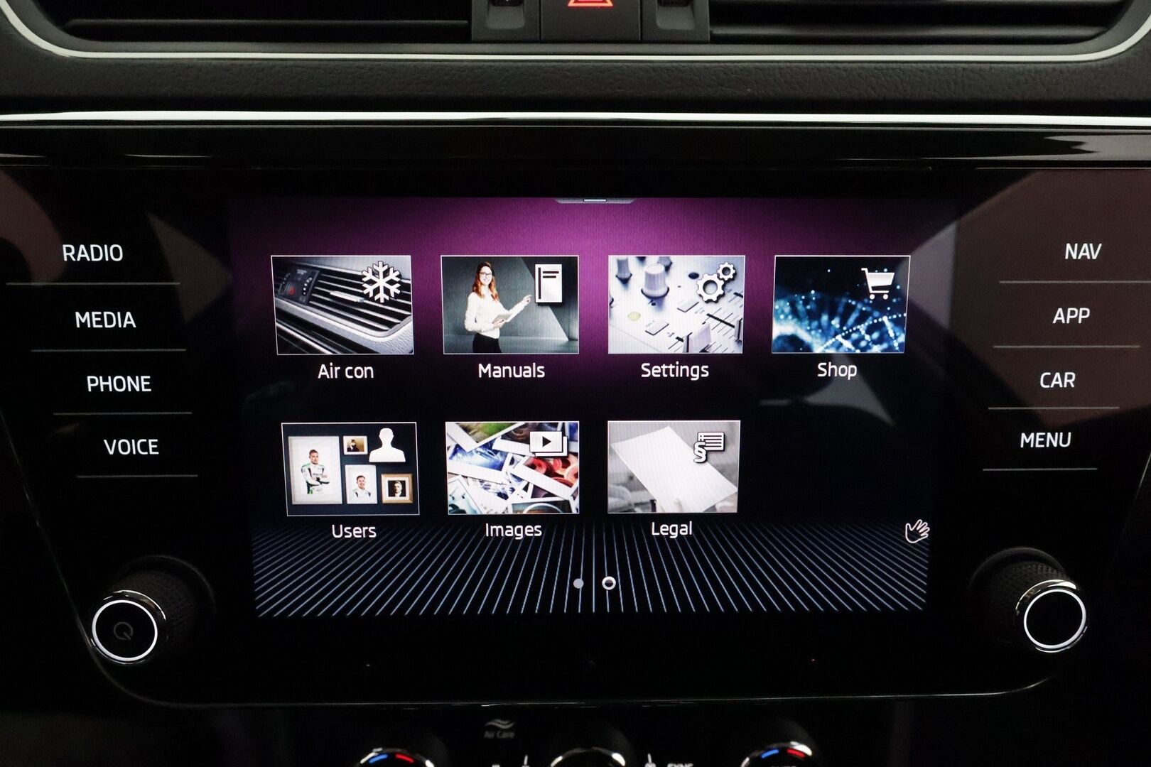 Skoda Superb 2022 Combi 2.0 TDI 150 Style DSG **ACC / Webasto / Koukku / Navi / Matrix LED / Muistipenkit / Nahka-Alcantara** - 1.Om Suomi-auto / Kahdet renkaat aluvanteilla / Merkkihuollettu