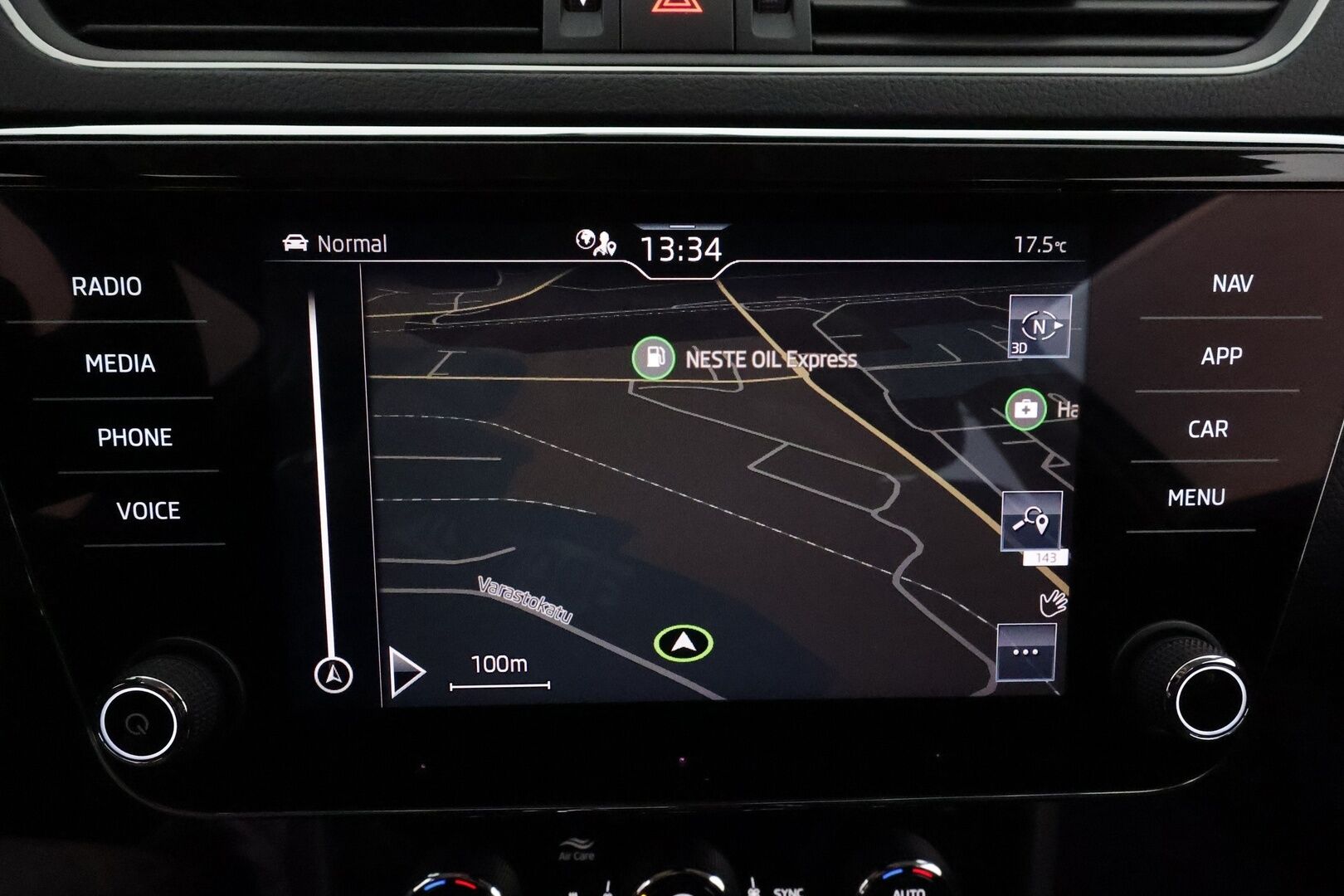 Skoda Superb 2022 Combi 2.0 TDI 150 Style DSG **ACC / Webasto / Koukku / Navi / Matrix LED / Muistipenkit / Nahka-Alcantara** - 1.Om Suomi-auto / Kahdet renkaat aluvanteilla / Merkkihuollettu