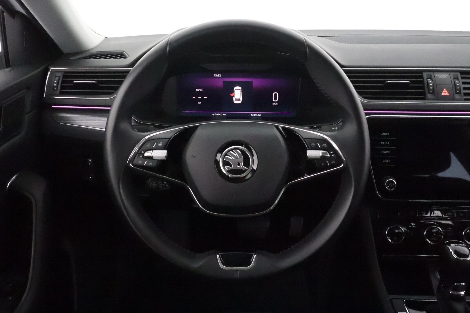 Skoda Superb 2022 Combi 2.0 TDI 150 Style DSG **ACC / Webasto / Koukku / Navi / Matrix LED / Muistipenkit / Nahka-Alcantara** - 1.Om Suomi-auto / Kahdet renkaat aluvanteilla / Merkkihuollettu