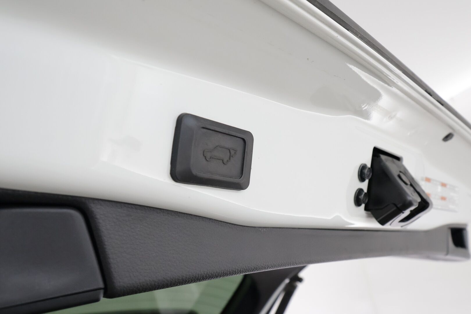 Toyota RAV4 2022 2,5 Hybrid Plus Edition - | ACC | Koukku | Navi | P.kamera ja tutkat | Keyless | Apple & Android | Lämm. ratti ja tuulilasi | LTA | RSA | Merkkihuollot | 1-om suomiauto | 