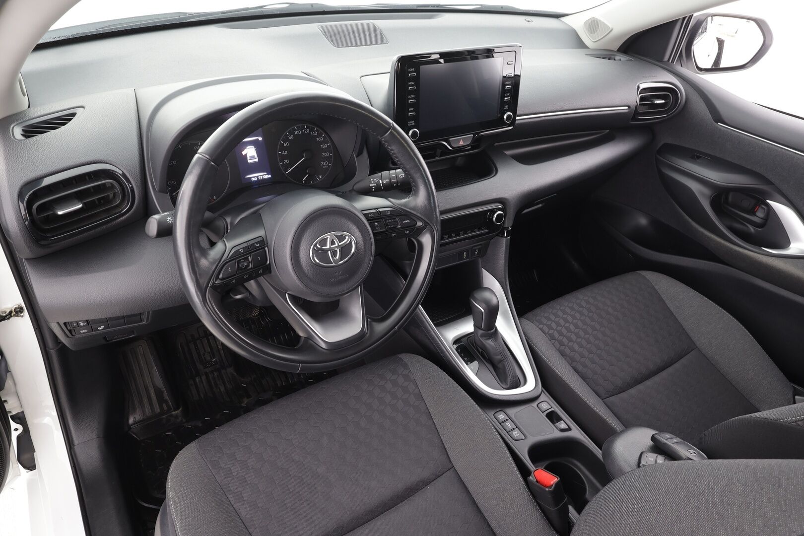 Toyota Yaris 2022 1,5 Hybrid Active * ACC / Kaistavahti / Navi / P.Kamera / Apple&Android / Keyless / Ratinlämmitin / 2x Renkaat / ALV * - Suomi-auto / Merkkihuollettu - HULLUT AVAJAISHULINAT KORKOTARJOUS 3,29 %