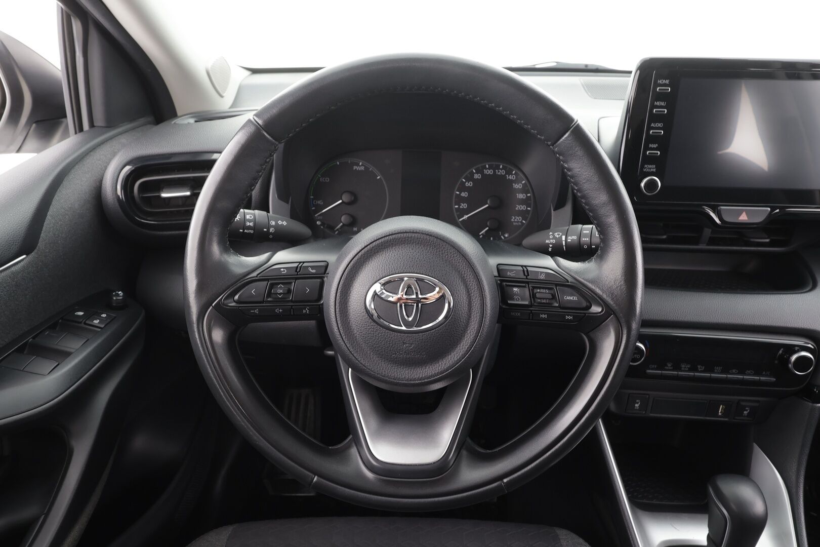 Toyota Yaris 2022 1,5 Hybrid Active * ACC / Kaistavahti / Navi / P.Kamera / Apple&Android / Keyless / Ratinlämmitin / 2x Renkaat / ALV * - Suomi-auto / Merkkihuollettu - HULLUT AVAJAISHULINAT KORKOTARJOUS 3,29 %