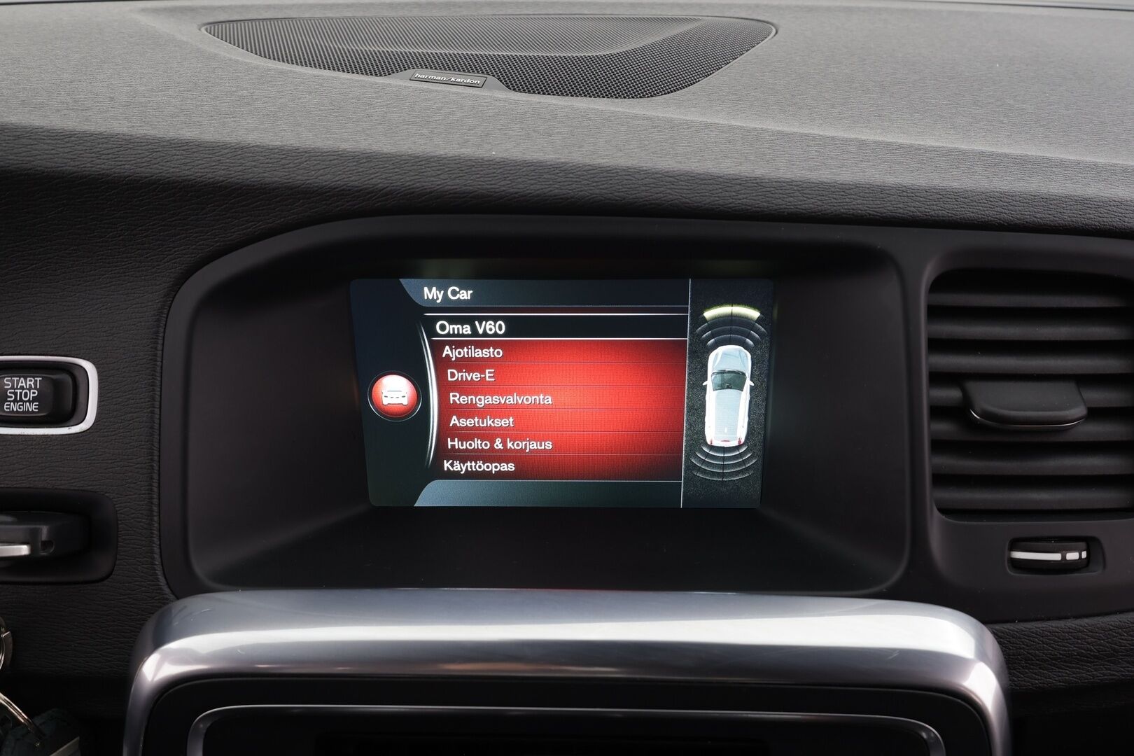 Volvo V60 2017 T5 R-Design aut * Webasto / Vakkari / Xenon / P.Tutkat / Muistipenkki / Navi / Keyless * - Kahdet renkaat aluvanteilla