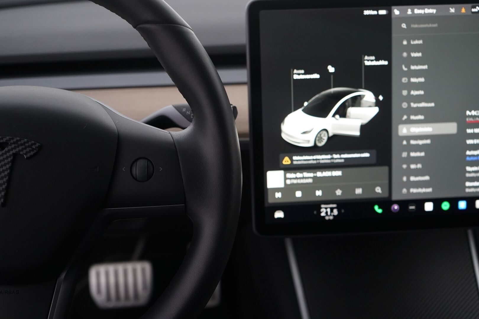 Tesla Model 3 2020 Performance Dual Motor AWD * FSD / Premium Audio / Lasikatto * - KATSO KAMPANJAHINTA! / Täysin itsenäinen ajo FSD / Kahdet renkaat / Käyttöönotto: 31.08.2020 - Osta nyt, maksa vasta ensi vuonna