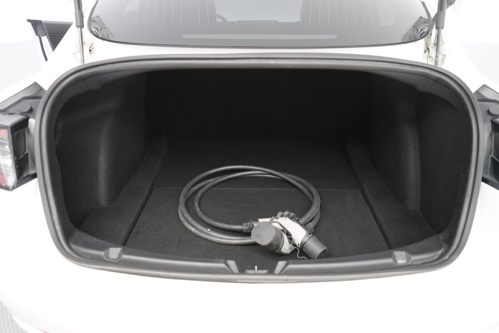 Tesla Model 3 2020 Performance Dual Motor AWD * FSD / Premium Audio / Lasikatto * - KATSO KAMPANJAHINTA! / Täysin itsenäinen ajo FSD / Kahdet renkaat / Käyttöönotto: 31.08.2020 - Osta nyt, maksa vasta ensi vuonna