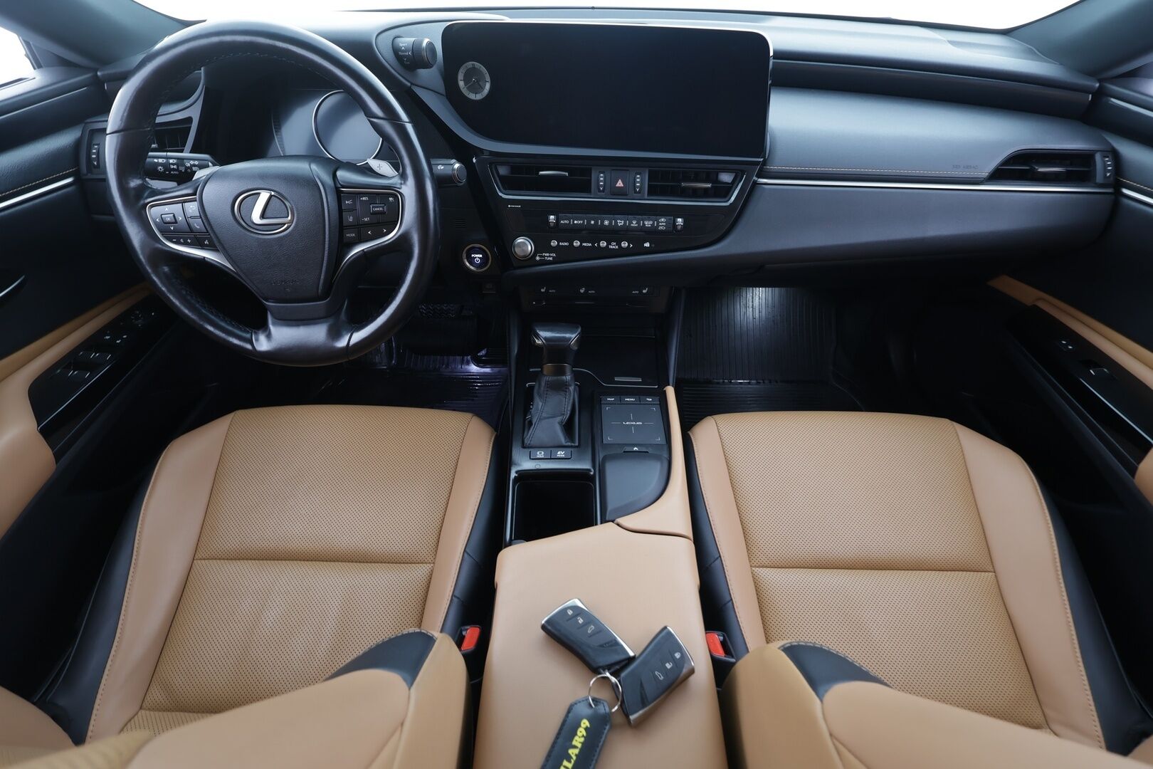 Lexus ES 2022 300h Business Edition * ACC / P.kamera / Lasikattoluukku / Ruskeat nahat / Sähköpenkit / Navi / LED / Keyless * - Suomi-auto / Kahdet renkaat aluvanteilla / Merkkihuollettu