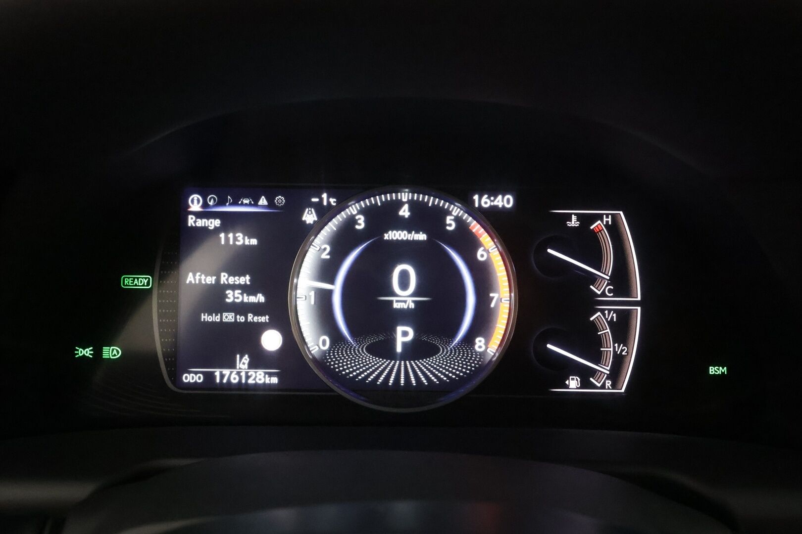 Lexus ES300 2022 300h Business Edition * ACC / P.kamera / Lasikattoluukku / Ruskeat nahat / Sähköpenkit / Navi / LED / Keyless * - Suomi-auto / Kahdet renkaat aluvanteilla / Merkkihuollettu