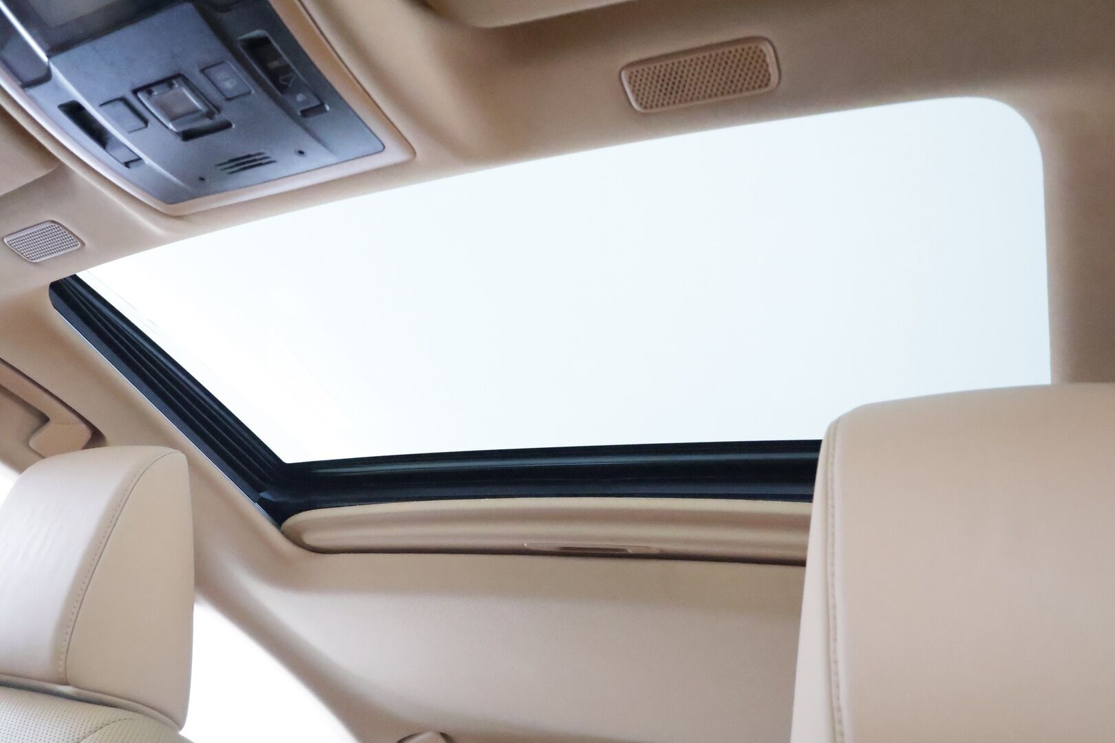 Lexus ES300 2022 300h Business Edition * ACC / P.kamera / Lasikattoluukku / Ruskeat nahat / Sähköpenkit / Navi / LED / Keyless * - Suomi-auto / Kahdet renkaat aluvanteilla / Merkkihuollettu