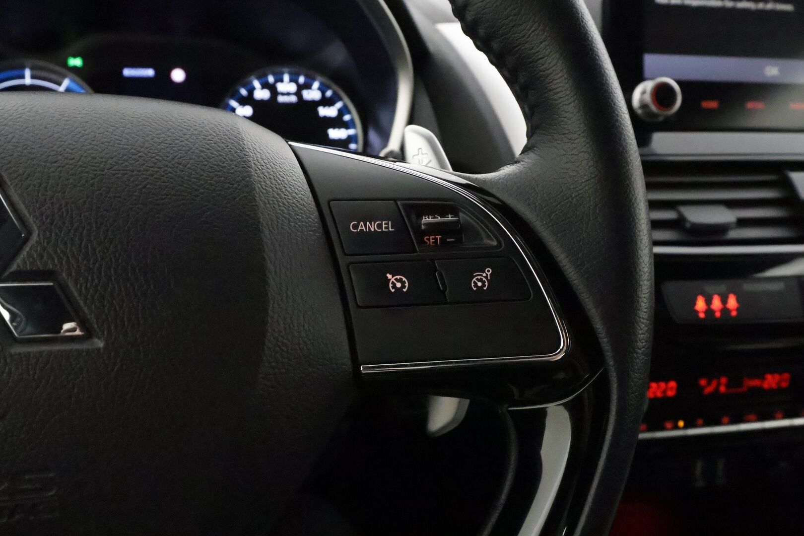Mitsubishi Eclipse Cross 2022 2.4 PHEV Invite 4WD **1-om Suomi-auto / Merkkihuollettu / P.kamera / Keyless / Kaistavahti / LED valot**